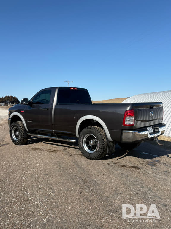 Image of Dodge Ram 3500 equipment image 2