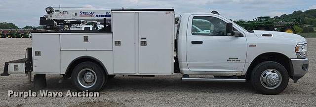 Image of Dodge Ram 3500 equipment image 3
