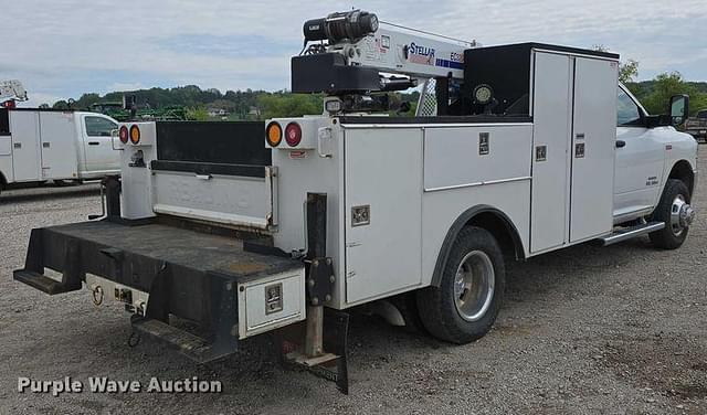 Image of Dodge Ram 3500 equipment image 4