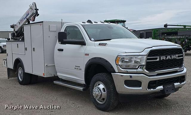 Image of Dodge Ram 3500 equipment image 2