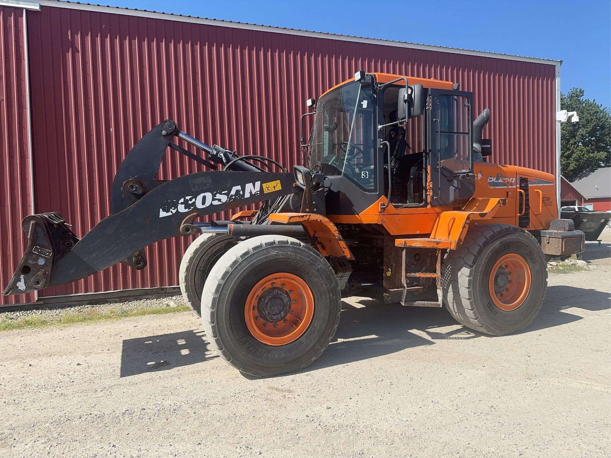 2021 Doosan DL220-5 Equipment Image0