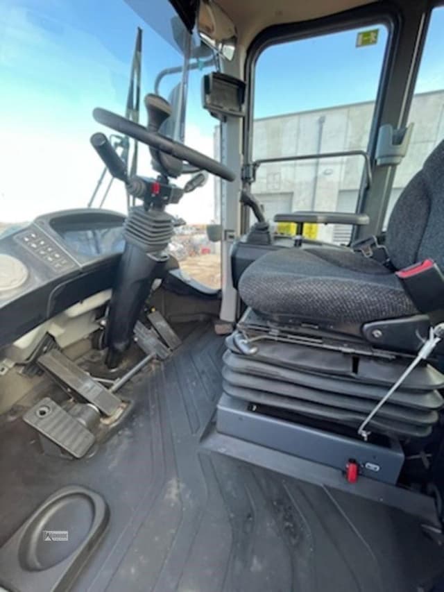 Image of Doosan DL200-5 equipment image 4