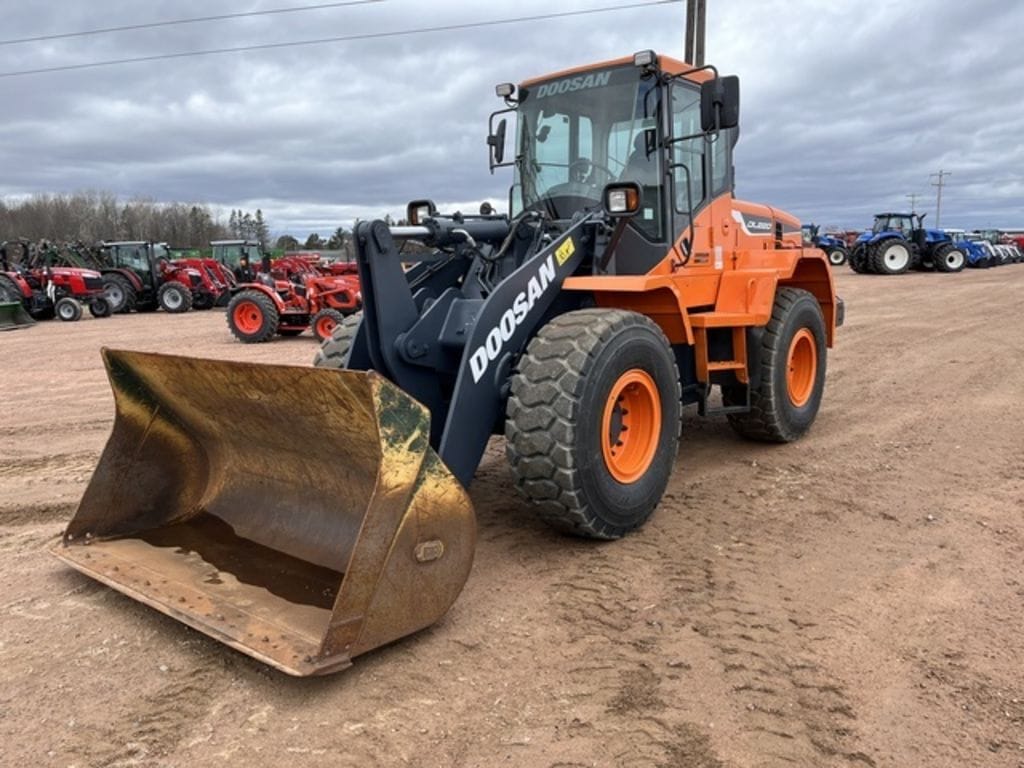 2021  Doosan DL220-5 Equipment Image0