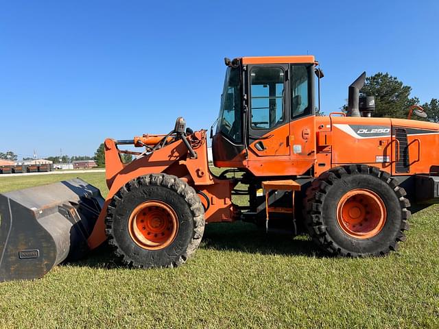 Image of  Doosan DL250 equipment image 1