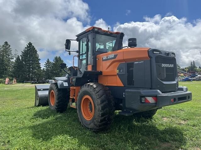 Image of  Doosan DL280 equipment image 2