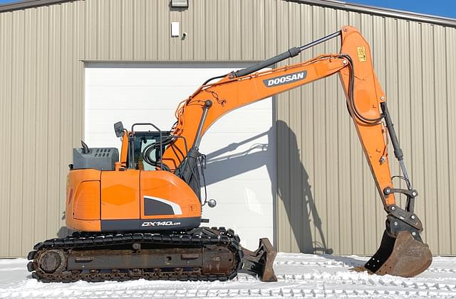 Image of  Doosan DX140LCR-5 equipment image 2