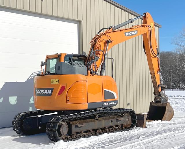 Image of  Doosan DX140LCR-5 equipment image 4