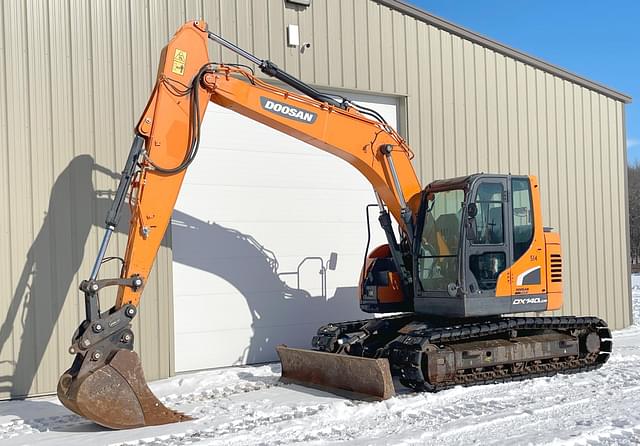 Image of  Doosan DX140LCR-5 equipment image 1