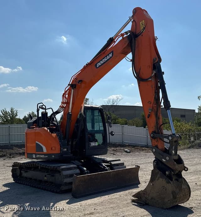 Image of Doosan DX140LCR-5 equipment image 2