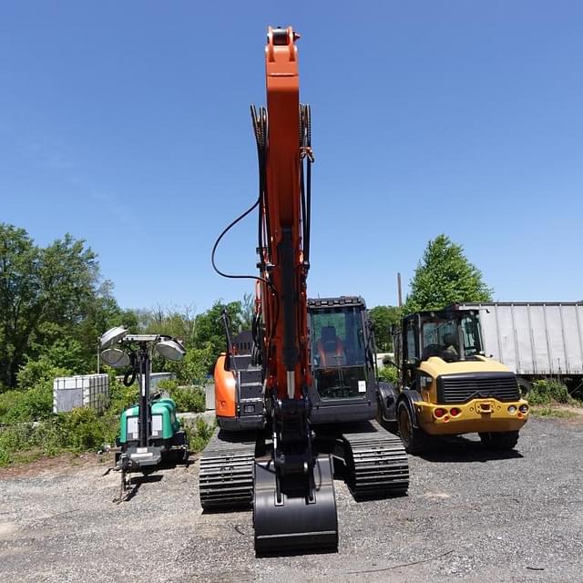 Image of  Doosan DX140LCR equipment image 2