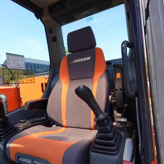 Image of  Doosan DX140LCR equipment image 1