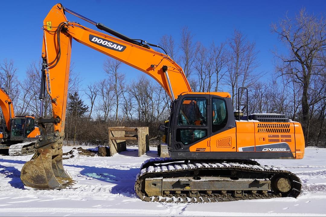 Image of  Doosan DX225LC-5 Primary image