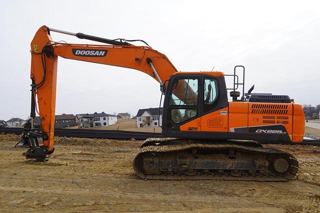 Image of  Doosan DX225LC-5 equipment image 1