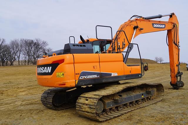 Image of  Doosan DX225LC-5 equipment image 3