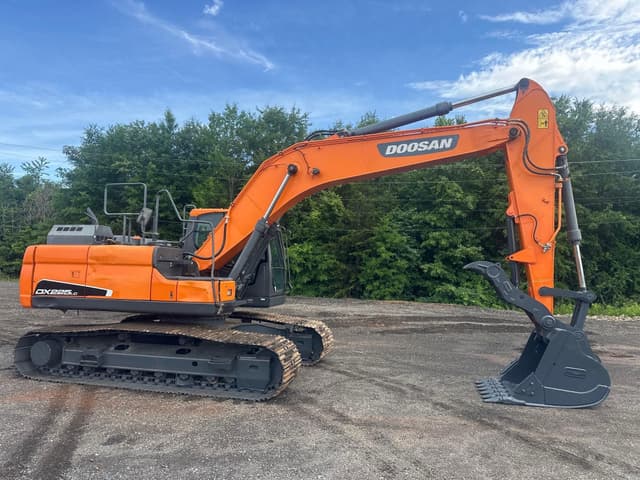 Image of Doosan DX225LC-5 equipment image 1