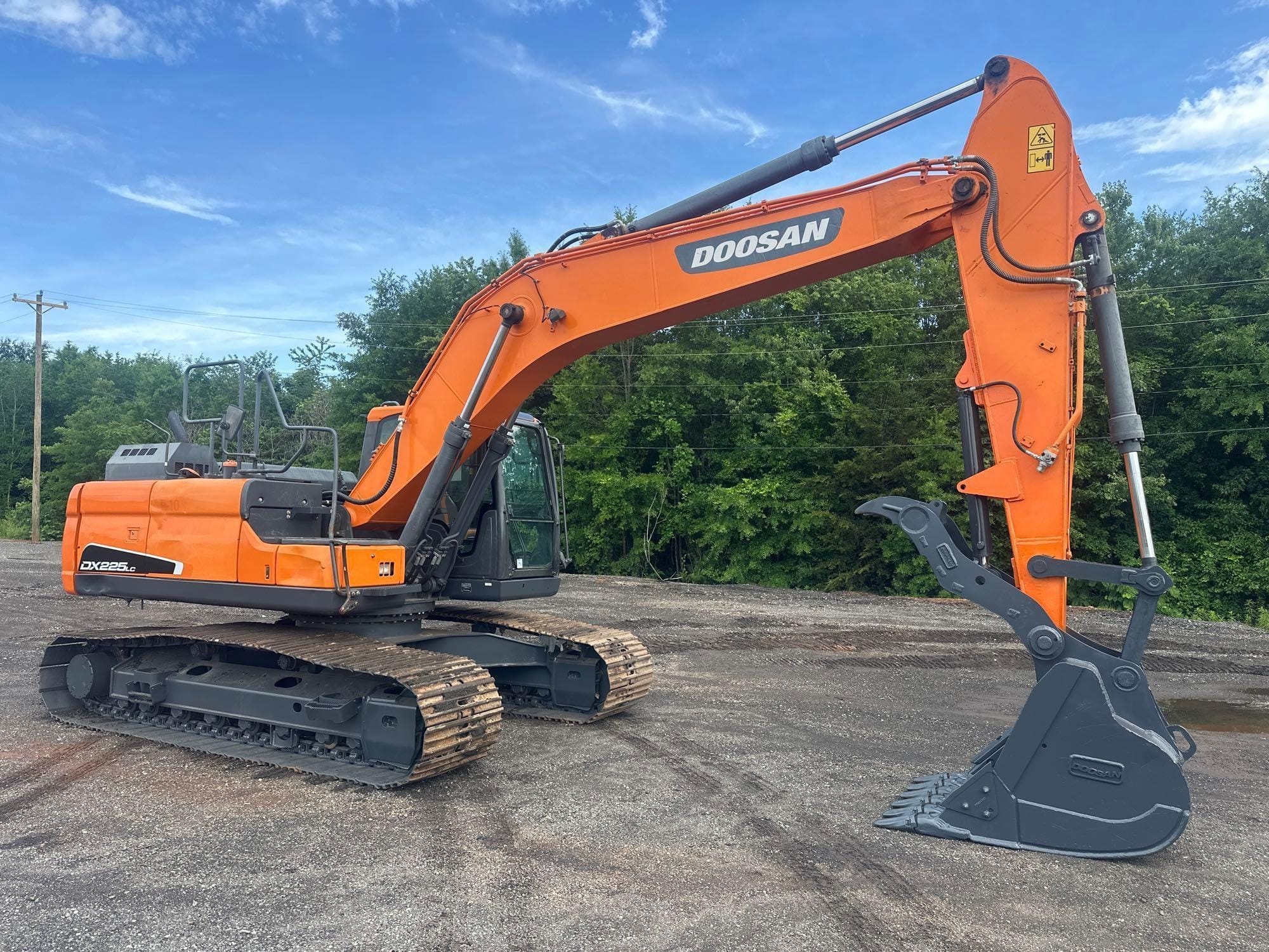 2021 Doosan DX225LC-5 Equipment Image0