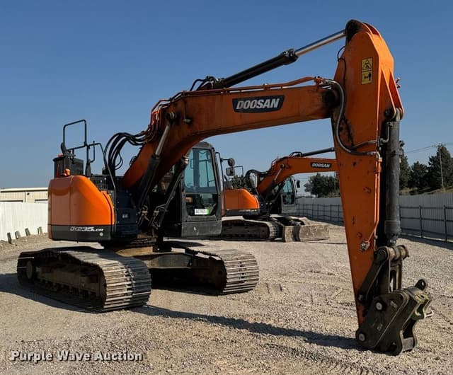 Image of  Doosan DX235LCR-5 equipment image 2
