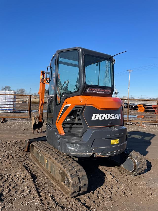 Image of  Doosan DX35 equipment image 3