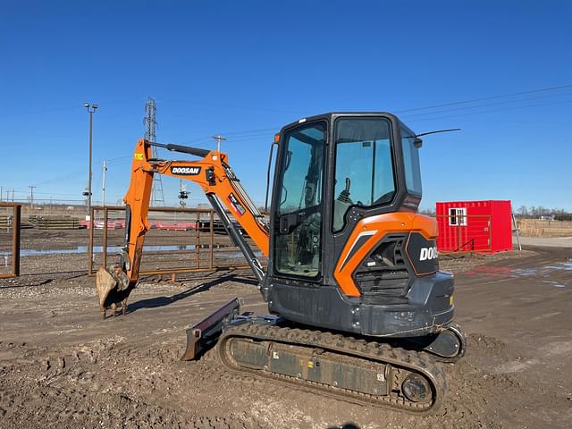 Image of  Doosan DX35 equipment image 2