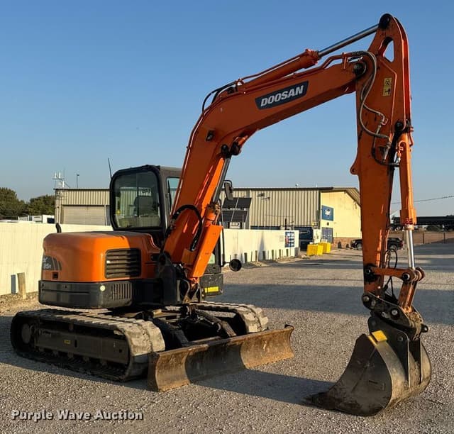 Image of Doosan DX85R-3 equipment image 2