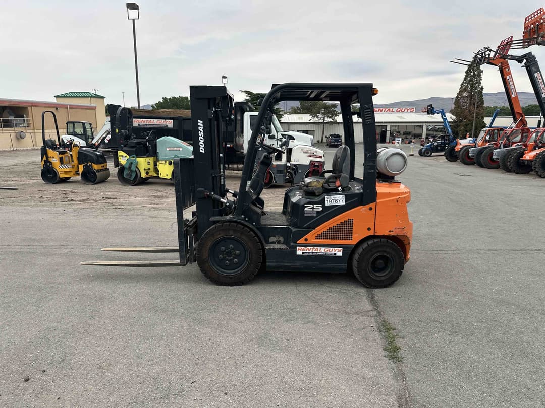 Image of Doosan G25N-7DF Image 0