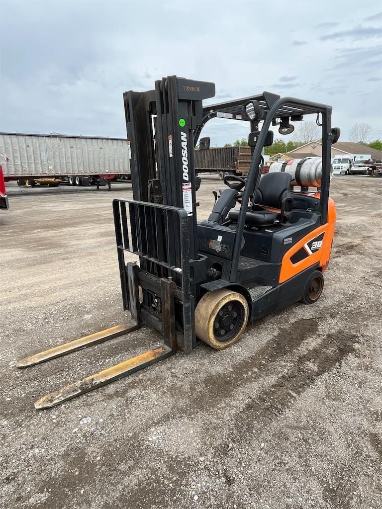 2021  Doosan GC30S-9 Equipment Image0