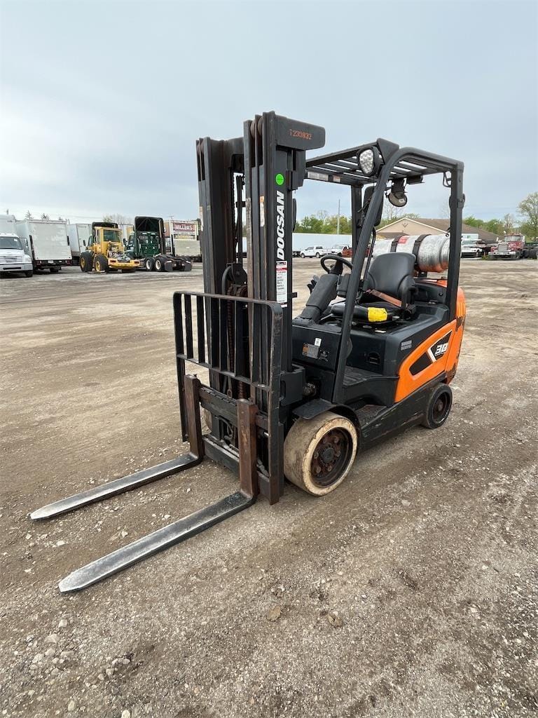 2021  Doosan GC30S-9 Equipment Image0