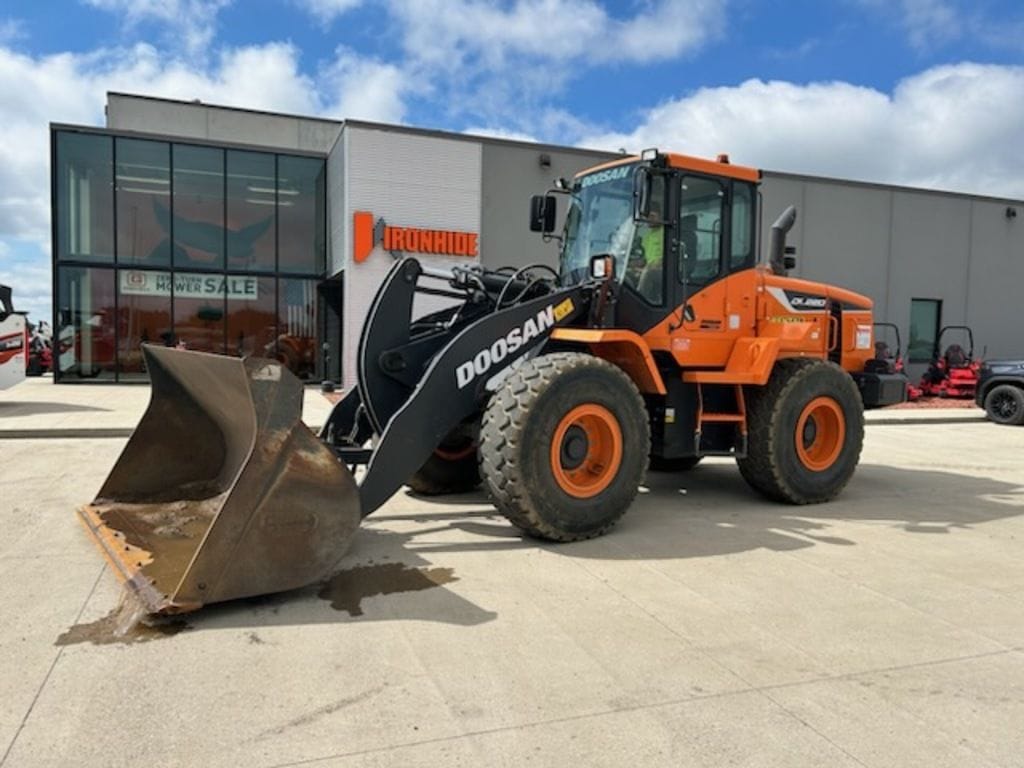 2021  Doosan DL220-5 Equipment Image0