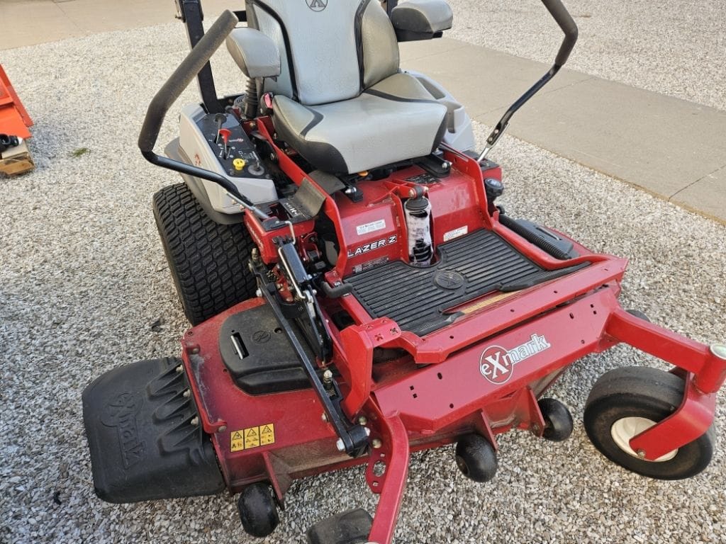 2021 Exmark Lazer Z Equipment Image0