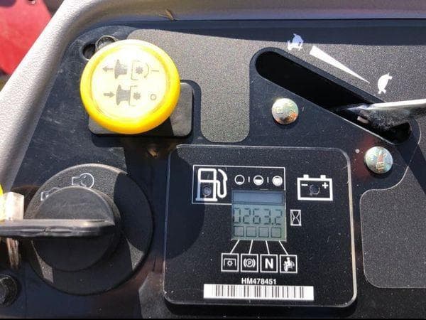 Image of Exmark Lazer Z equipment image 4