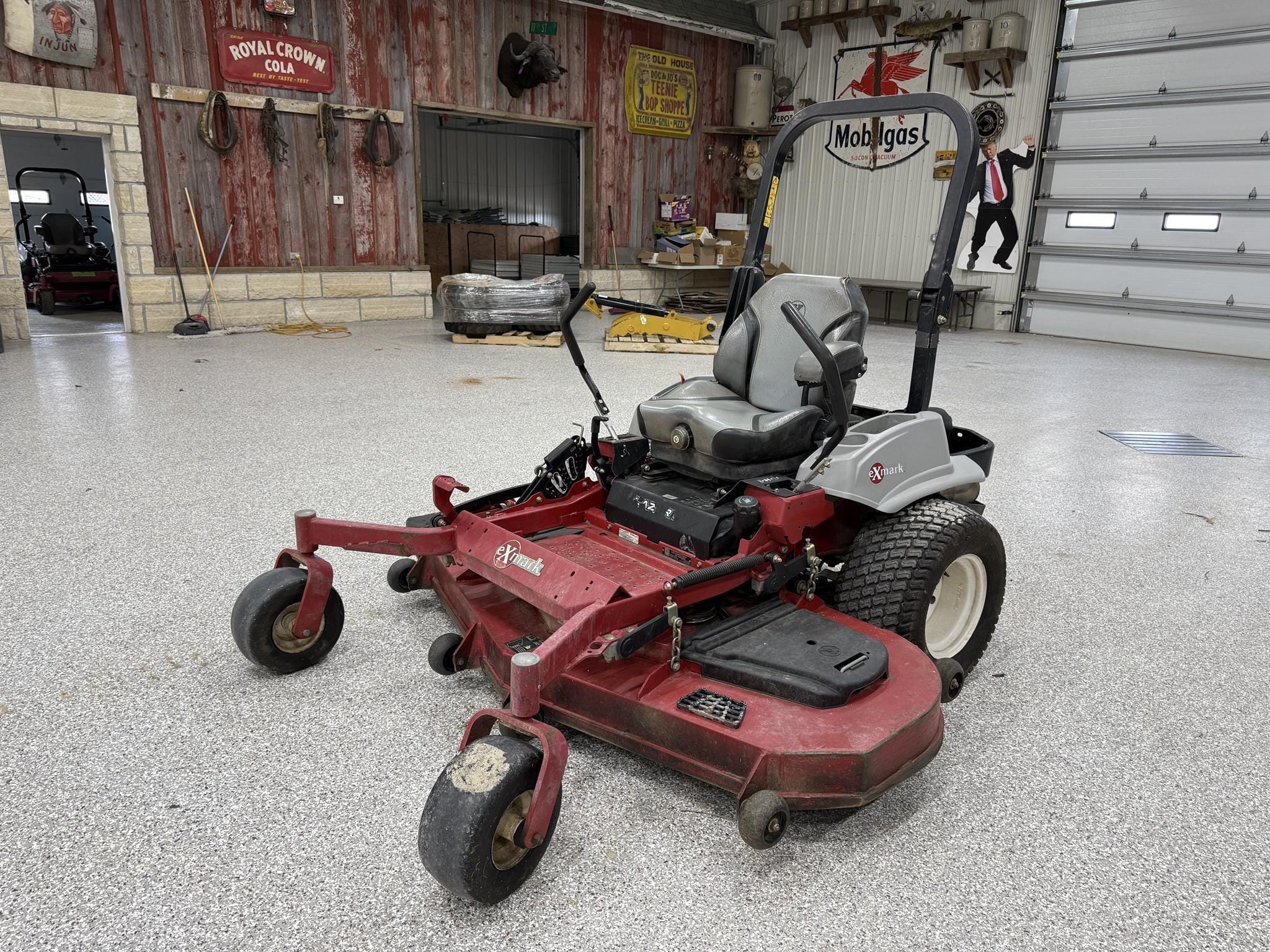 2021 Exmark LZS749AKC724A1 Equipment Image0
