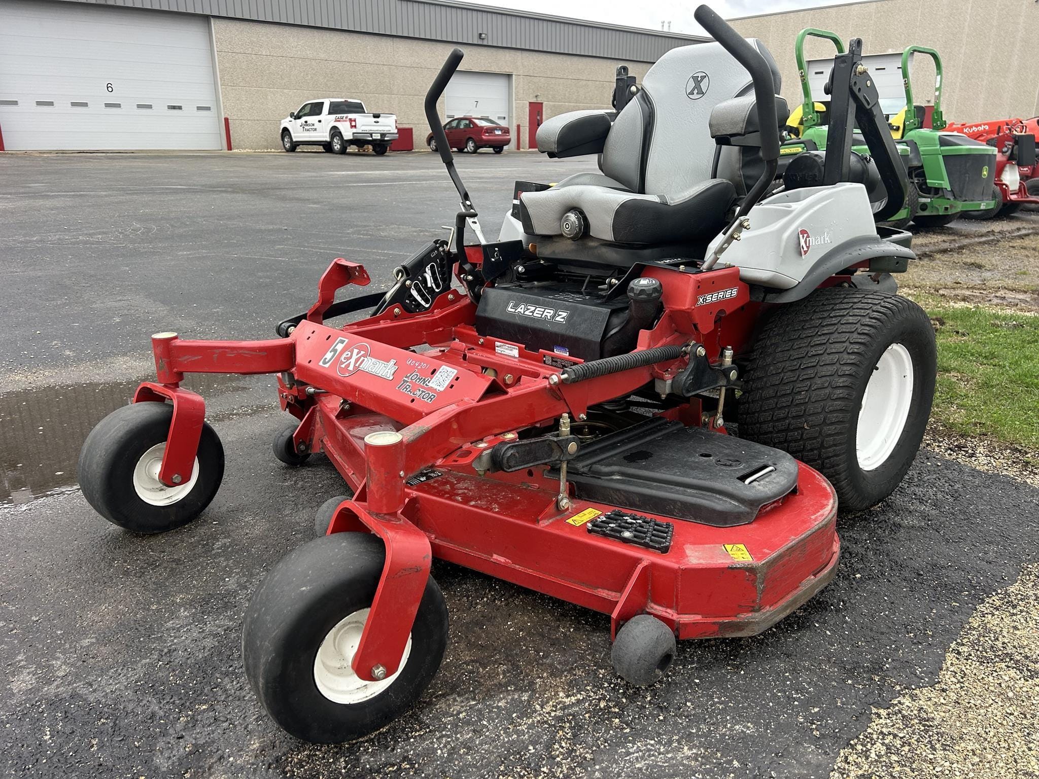 2021 Exmark LZX980EKC606W0 Equipment Image0