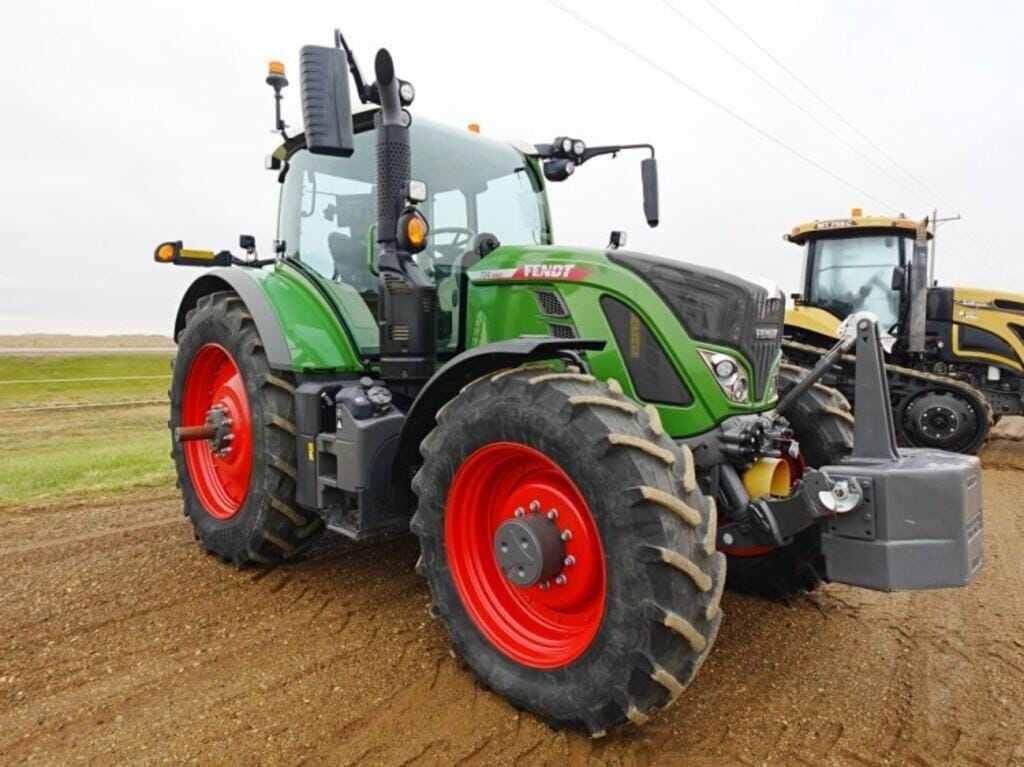 2021 Fendt 724 Vario Equipment Image0