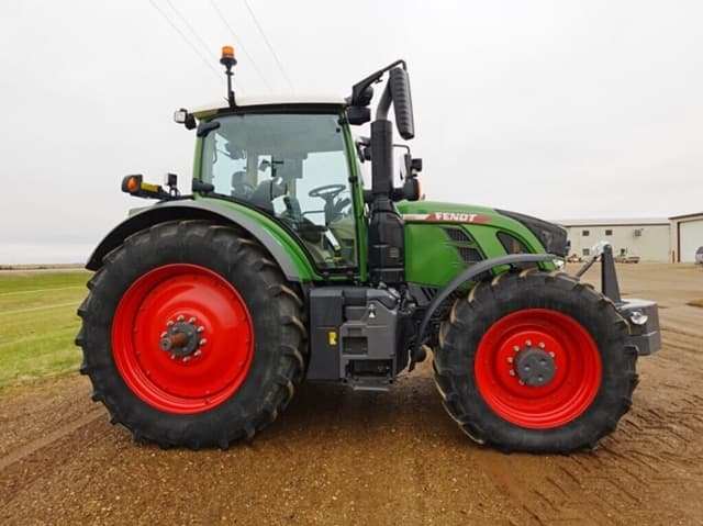 Image of Fendt 724 Vario equipment image 1
