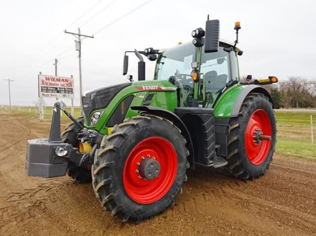 Image of Fendt 724 Vario equipment image 4