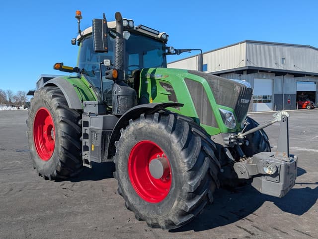 Image of Fendt 824 Vario equipment image 2