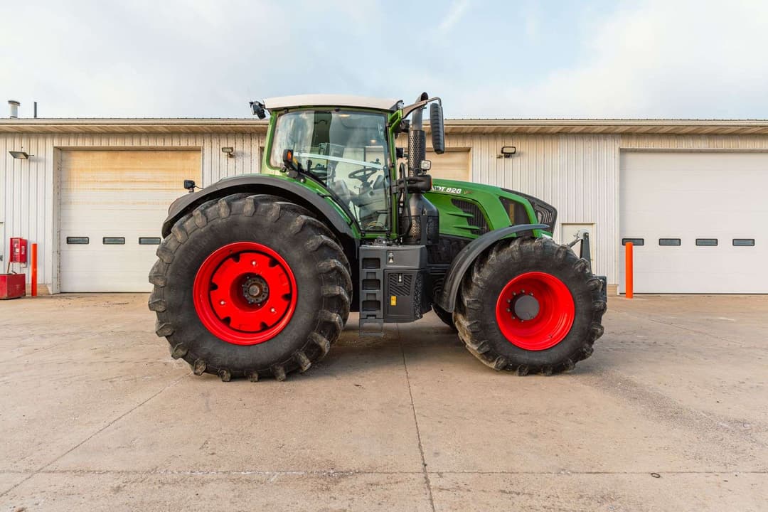Image of Fendt 828 Vario Primary image