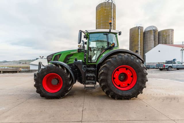 Image of Fendt 828 Vario equipment image 1