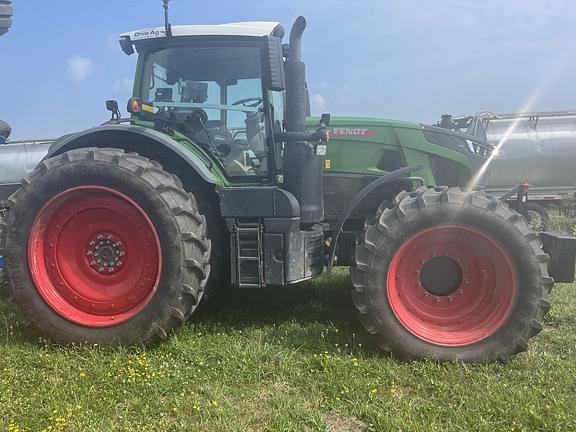 Image of Fendt 933 Vario equipment image 1