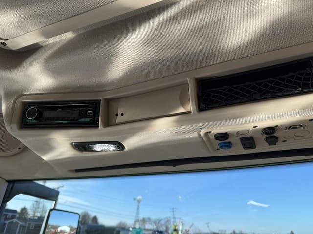 Image of Fendt 933 Vario equipment image 4