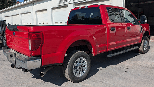 Image of Ford F-250 equipment image 3