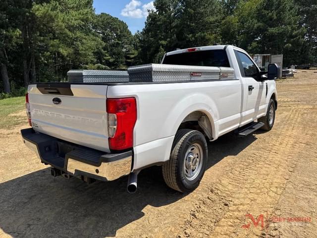 Image of Ford F-250 equipment image 2