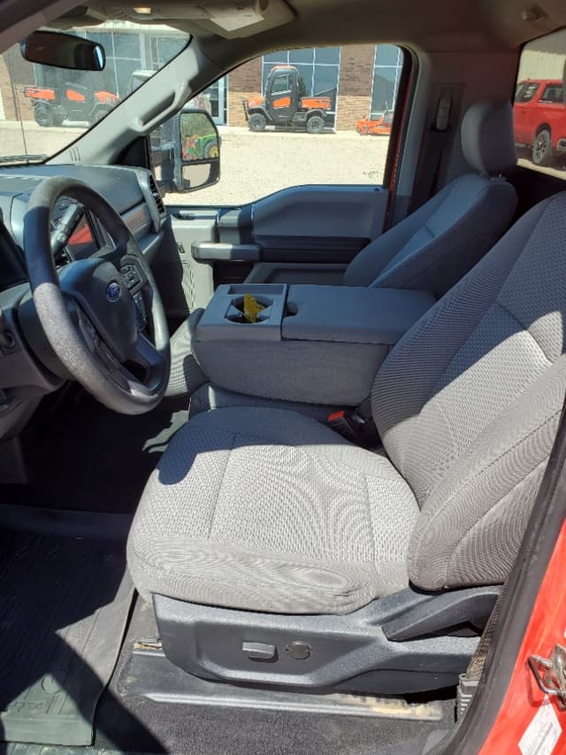 Image of Ford F-250 equipment image 1