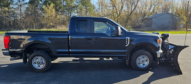Image of Ford F-350 equipment image 2