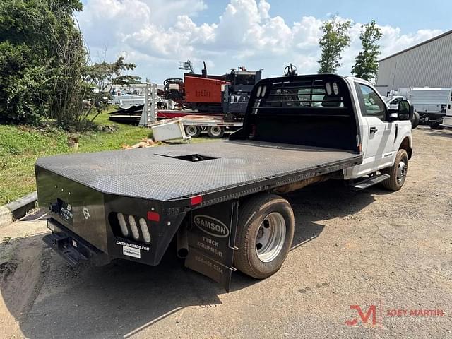 Image of Ford F-350 equipment image 1