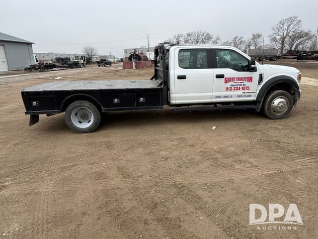 Image of Ford F-550 equipment image 3