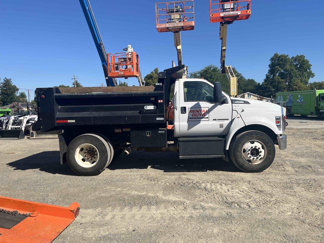 Image of Ford F-650 Primary image