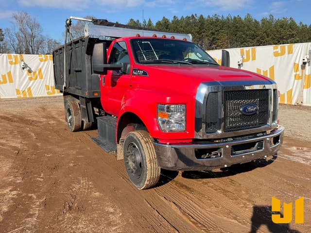 Image of Ford F-650 equipment image 2