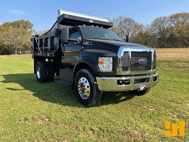 Image of Ford F-750 equipment image 2