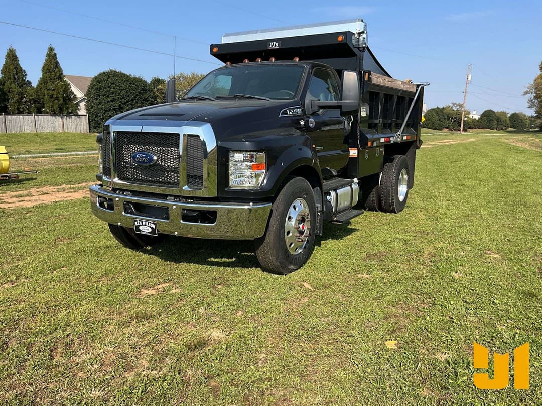 Image of Ford F-750 Primary image